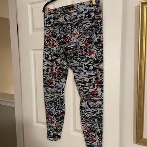 Wunder Under fun colored Lululemon tights